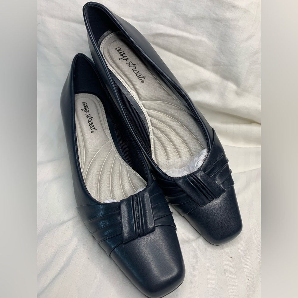 New - Size 9 1/2M